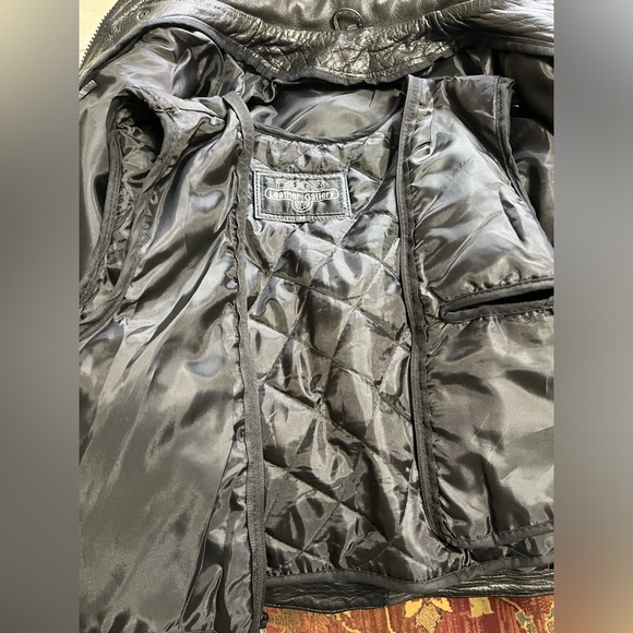 Woman’s Leather Gallery Fringed Motorcycle Biker Jacket size medium - Picture 11 of 14